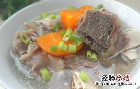 胡萝卜炖排骨的做法
