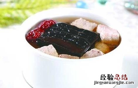 灵芝黄芪猪肉炖汤的功效 黄芪灵芝炖猪肉的做法
