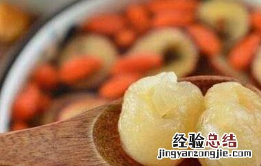 莲子龙眼肉的功效与作用 莲子龙眼肉的功效与作用及禁忌