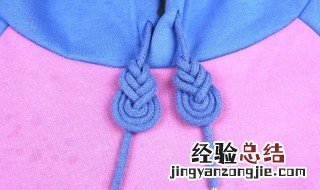 衣服前面有两根带子怎么打结好看 衣服前面有两根带子怎么打结好看图解