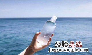 不化妆可以用卸妆水吗 不化妆可以用卸妆水吗男生