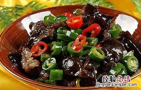 白菜木耳炒肉的家常做法 木耳炒肉的家常做法