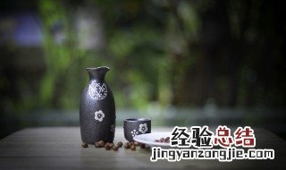 赞美酒香发朋友圈的句子 怎么写出酒的好喝