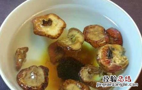 山楂干泡水喝有什么用处 山楂干泡水喝的功效及禁忌