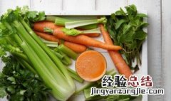 荷包蛋炒芹菜的做法 芹菜炒鸡蛋的做法步骤