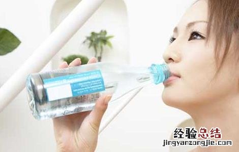 喝水减肥法时间表壁纸 喝水减肥法的时间表