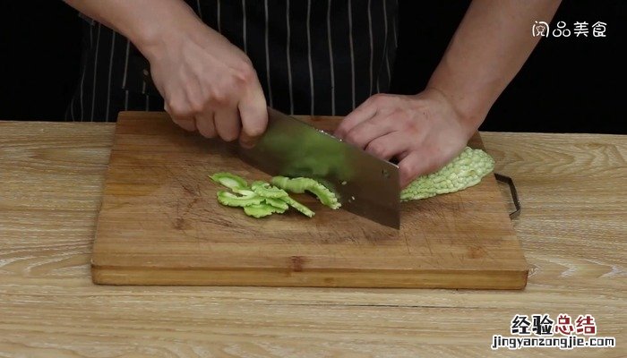 苦瓜炒豆干的做法窍门 苦瓜炒豆干的做法