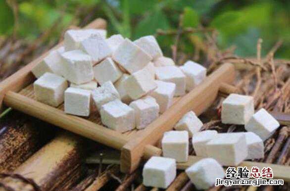 土茯苓与茯苓的区别功效与作用 土茯苓与茯苓的区别