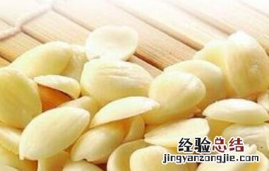 杏仁怎么做好吃 杏仁怎么做好吃 凉菜