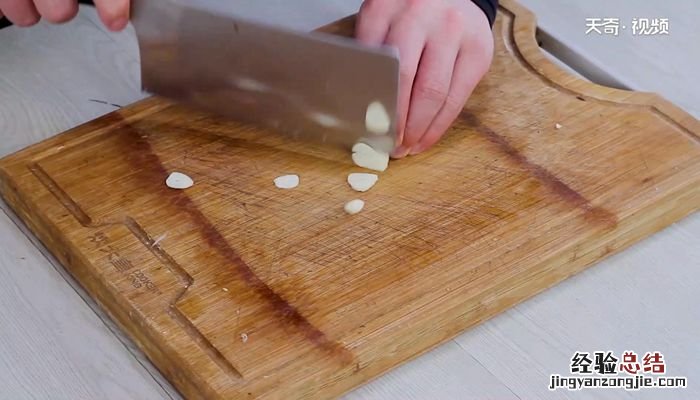 湘菜红烧鸡爪的做法湘菜红烧鸡爪怎么做
