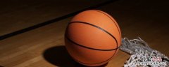 约基奇能扣篮么 约基奇能扣篮吗