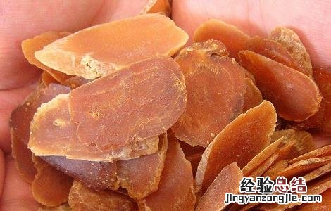 红参泡水喝的功效与鉴别方法视频 红参泡水喝的功效与鉴别方法