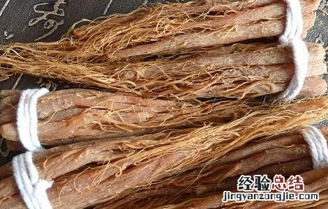 红参泡水喝的功效与鉴别方法视频 红参泡水喝的功效与鉴别方法