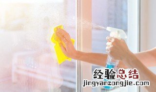沾在玻璃上的胶带印怎么去除 玻璃上胶带留下的胶印怎么去除