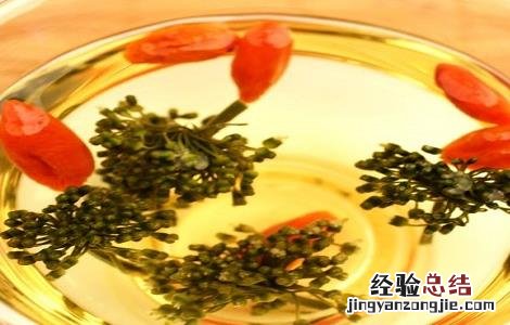 黄芪人参花泡水喝的功效 人参花泡水喝的功效