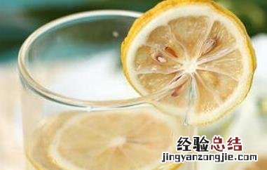 干柠檬片泡水的好处与功效 干柠檬片泡水的好处与功效视频