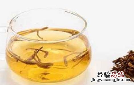 鱼腥草泡水喝有什么功效? 鱼腥草泡水喝的功效和作用