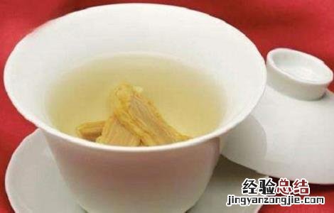 白术泡水喝的功效与作用 黄芪,防风,白术泡水喝的功效与作用