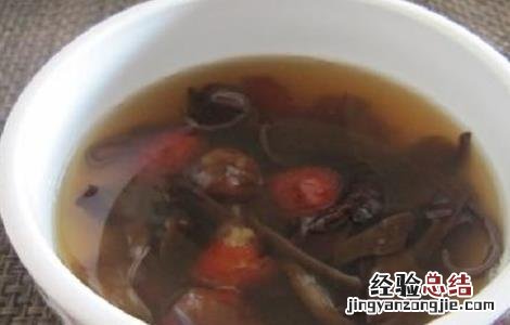 红枣泡水喝的功效与作用 红枣泡水喝的功效与作用禁忌