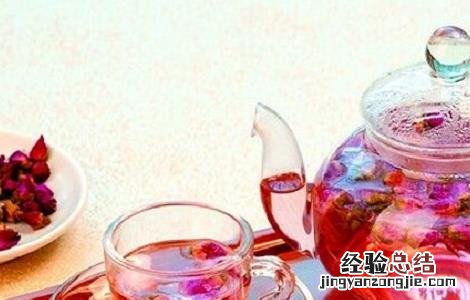 玫瑰花泡水喝的功效与作用乳腺有好处吗 玫瑰花泡水喝的功效