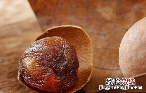 桂圆泡水喝的功效与作用禁忌 桂圆泡水喝的功效