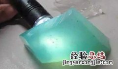 黄龙玉与翡翠的区别 黄龙玉与翡翠的区别分析