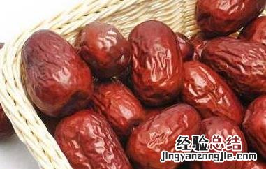 红枣泡水的正确方法热水还是怎么水 红枣泡水的正确方法