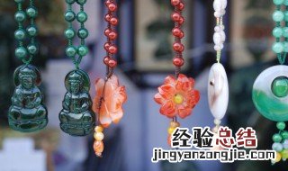 用电筒怎么看翡翠手镯的真假 鉴定玉镯翡翠的是什么手电筒