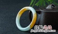 翡翠手镯怎样养才透 玉镯要怎么养才会透看起来