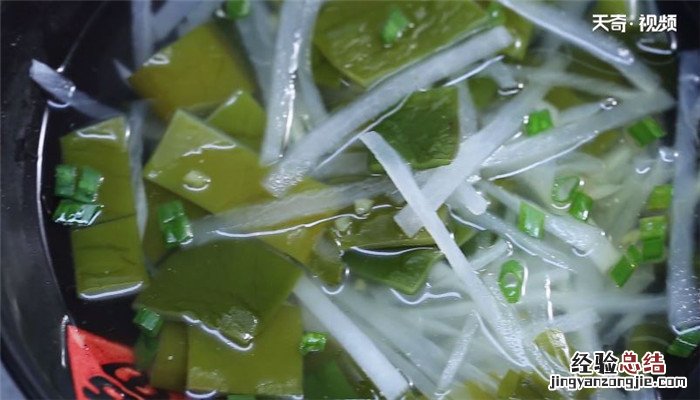 白萝卜汤的做法 鲫鱼白萝卜汤的做法