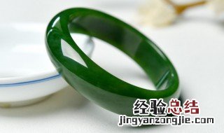 玉手镯怎么鉴定真假 鸡血玉手镯怎么鉴定真假