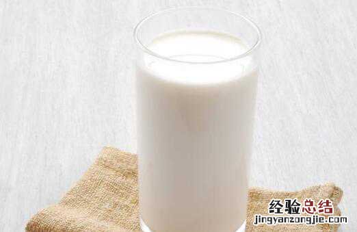 成年后每天喝牛奶有什么用吗 成年后喝纯牛奶有好处吗