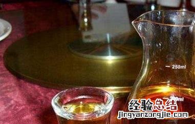 黑果泡酒的功效与作用是什么 黑果泡酒的功效与作用