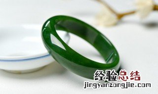 翡翠手镯怎么鉴定真假鉴别 怎么鉴定翡翠手镯的真假