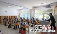 芙蓉不及美人妆水殿风来珠翠香意思 芙蓉不及美人妆水殿风来珠翠香意思形容什么