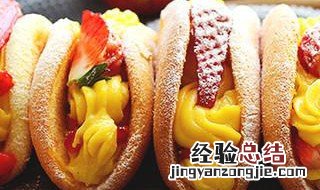 韩式草莓抱抱卷的做法 最简单的草莓抱抱奶怎么做