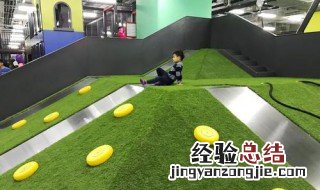不同形状的物体在斜面上分别是怎样运动的 斜面上物体的运动方式及影响因素