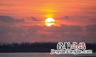 朝霞不出门晚霞行千里是啥意思 朝霞不出门晚霞行千里是什么意思呀