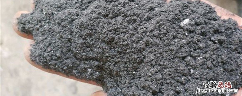 种地为什么撒草木灰 草木灰能直接撒地里吗