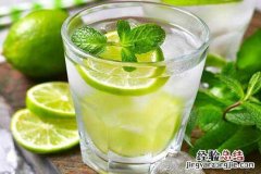 男人喝苏打水的好处和坏处 喝苏打水的好处和坏处