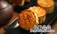 蛋黄莲蓉月饼热量是多少 100克莲蓉蛋黄月饼的热量