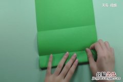 伸缩扇子的折法 扇子的折法