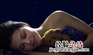 梦见自己的衣服丢了是什么意思 梦见自己的衣服丢了是什么意思,穿了一件旧的