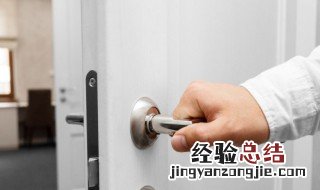门锁钥匙拧不动是什么原因 门锁钥匙拧不动是什么原因引起的
