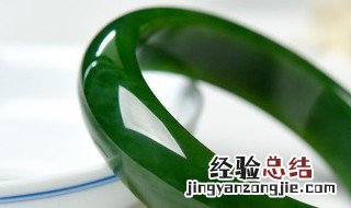 帝王紫和帝王绿翡翠哪个贵 紫翡翠和绿翡翠哪个贵