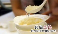 葱可以和冰糖雪梨一起炖吗 冰糖雪梨可以加葱白一起熬吗
