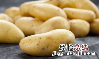 猪肉皮炖土豆 肉皮煨土豆