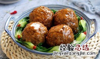 红烧狮子头的简单做法 红烧狮子头的简单做法及原料