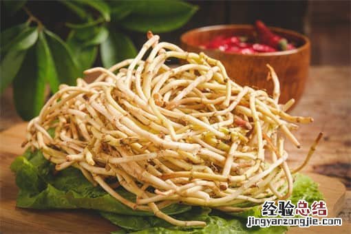 鱼腥草和折耳根的区别是什么 鱼腥草和折耳根是一样的