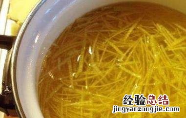 柚子皮煮水的功效与作用 新鲜柚子皮煮水的功效与作用